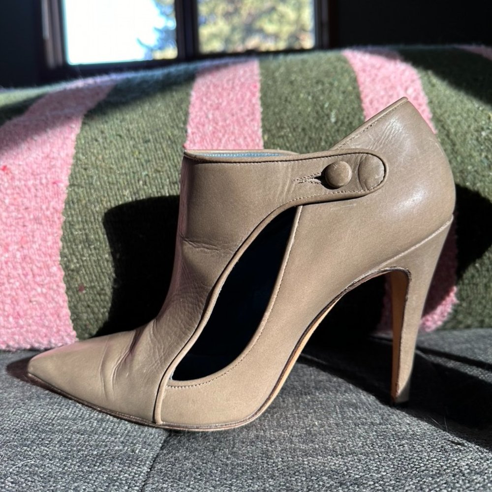 Manolo Blahnik Gray Booties 4" Heel with Cut Out Feature 37.5